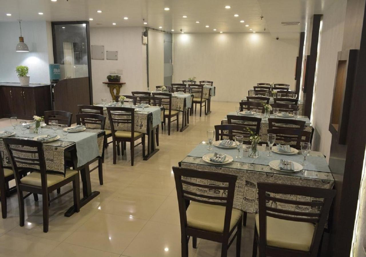 Hotel Rockland Panchsheel Enclave Nowe Delhi Zewnętrze zdjęcie