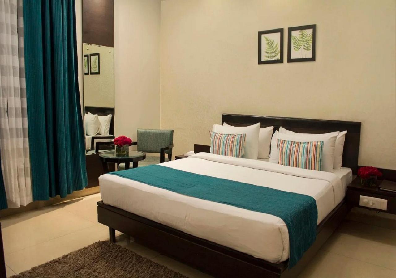 Hotel Rockland Panchsheel Enclave Nowe Delhi Zewnętrze zdjęcie