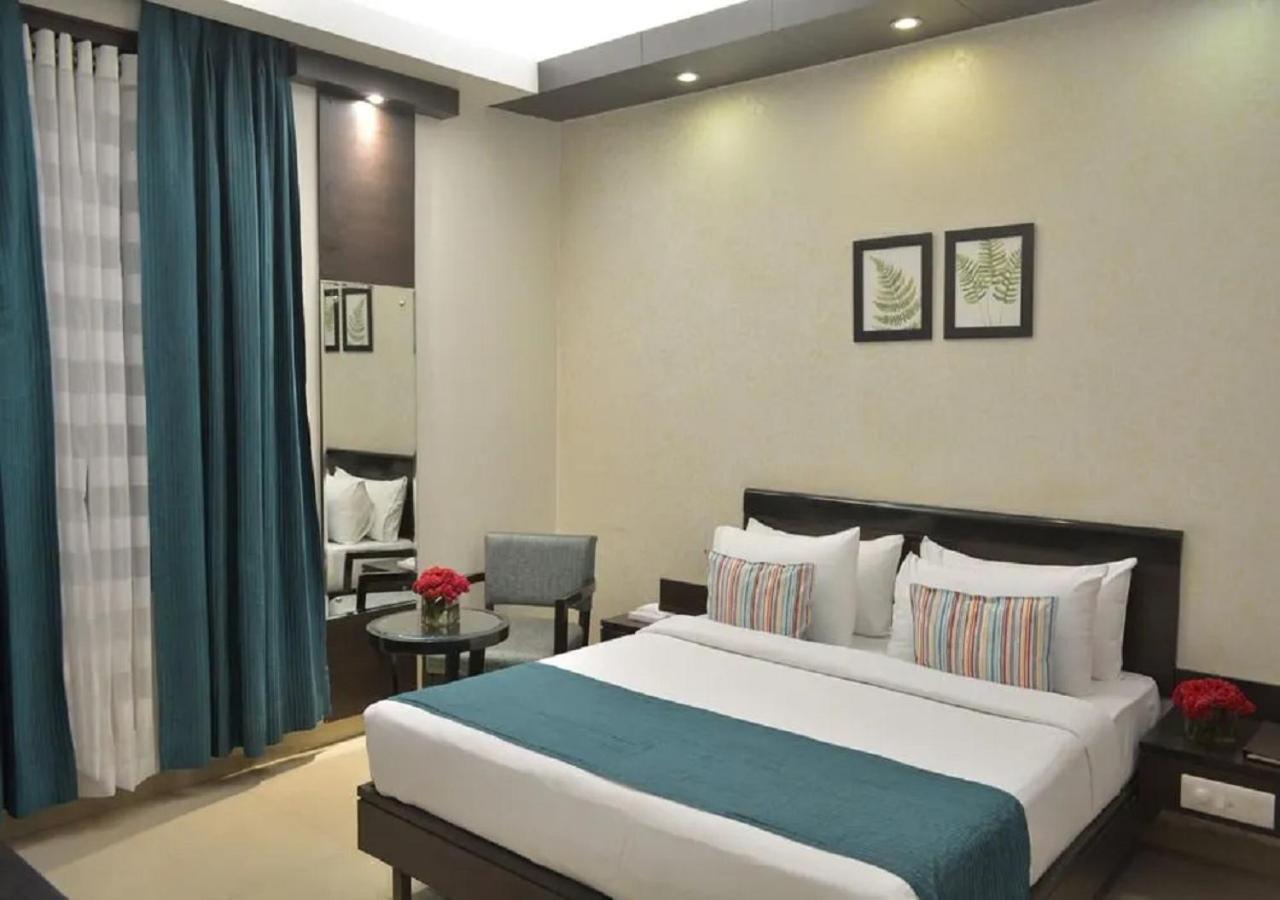 Hotel Rockland Panchsheel Enclave Nowe Delhi Zewnętrze zdjęcie